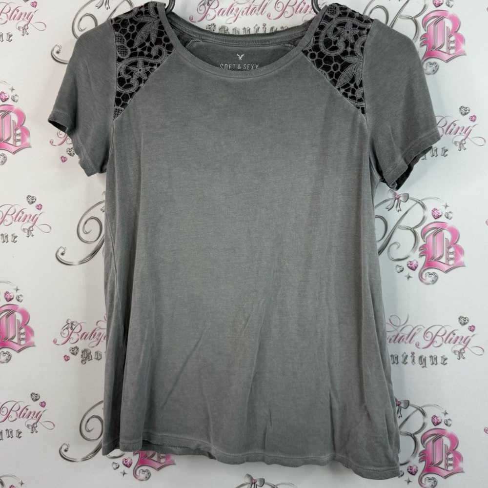 American Eagle T-shirt crochet lace Outfitters Gray Short Sleeve Top with Lace